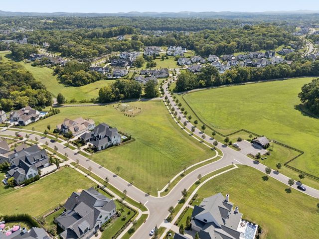 9000 Passiflora Ct, College Grove, TN 37046