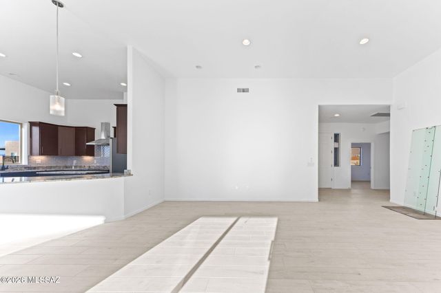 1144 N Range Rider Place, Vail, AZ 85641