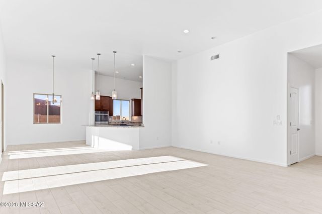 1144 N Range Rider Place, Vail, AZ 85641