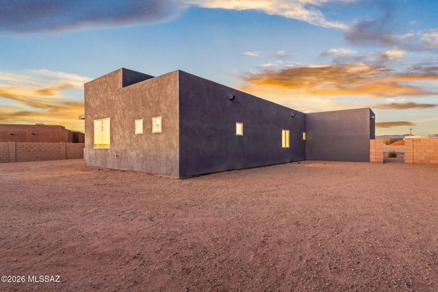 1144 N Range Rider Place, Vail, AZ 85641