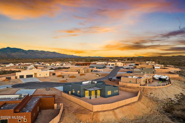 1144 N Range Rider Place, Vail, AZ 85641