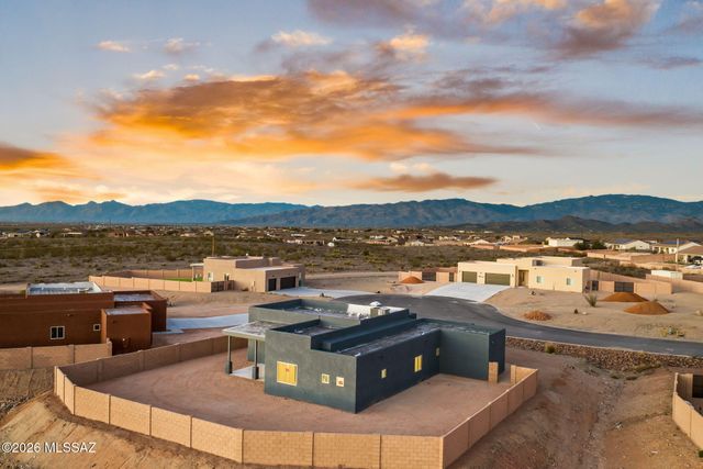 1144 N Range Rider Place, Vail, AZ 85641