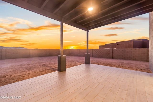 1144 N Range Rider Place, Vail, AZ 85641