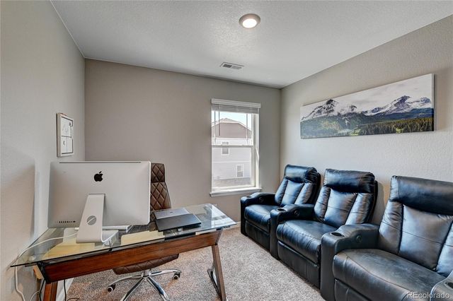 21862 E 8th Avenue, Aurora, CO 80018