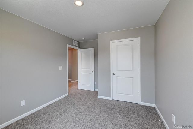 21862 E 8th Avenue, Aurora, CO 80018