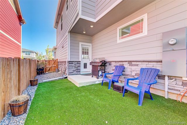 21862 E 8th Avenue, Aurora, CO 80018