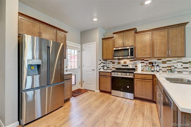 21862 E 8th Avenue, Aurora, CO 80018