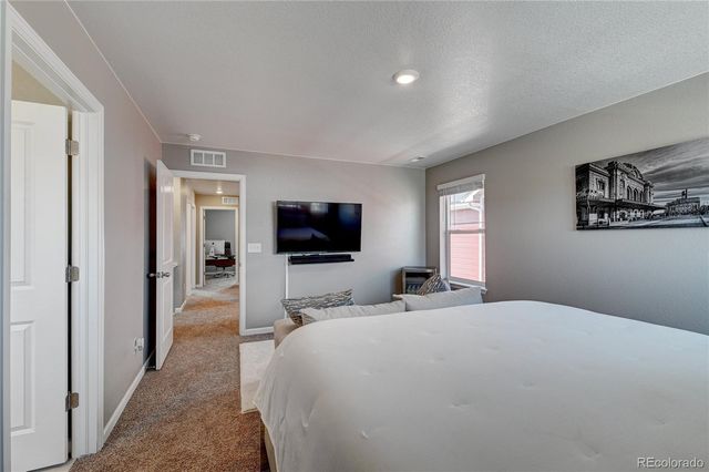 21862 E 8th Avenue, Aurora, CO 80018