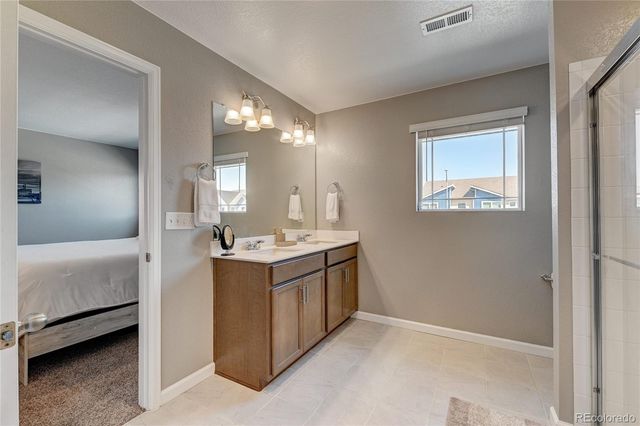 21862 E 8th Avenue, Aurora, CO 80018