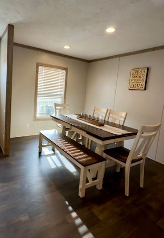 346 Turkey Loop, East Bernstadt, KY 40729
