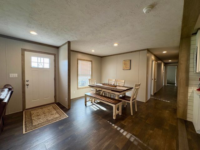 346 Turkey Loop, East Bernstadt, KY 40729