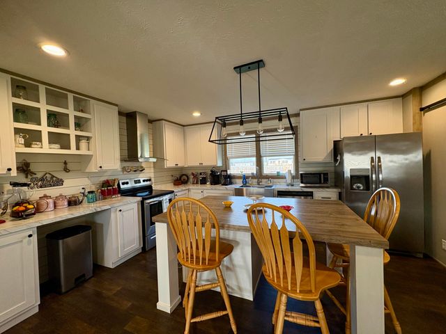 346 Turkey Loop, East Bernstadt, KY 40729