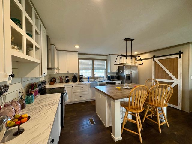 346 Turkey Loop, East Bernstadt, KY 40729