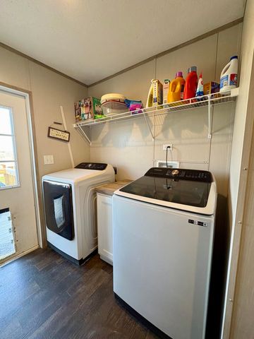 346 Turkey Loop, East Bernstadt, KY 40729