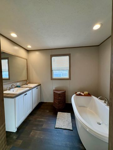 346 Turkey Loop, East Bernstadt, KY 40729