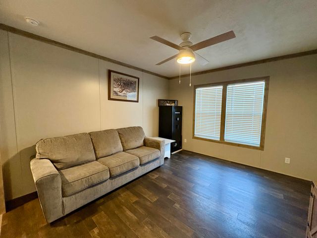 346 Turkey Loop, East Bernstadt, KY 40729