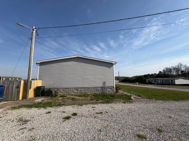 346 Turkey Loop, East Bernstadt, KY 40729