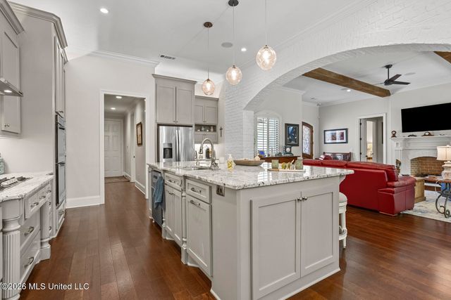 711 S Chickasaw Drive, Flowood, MS 39232