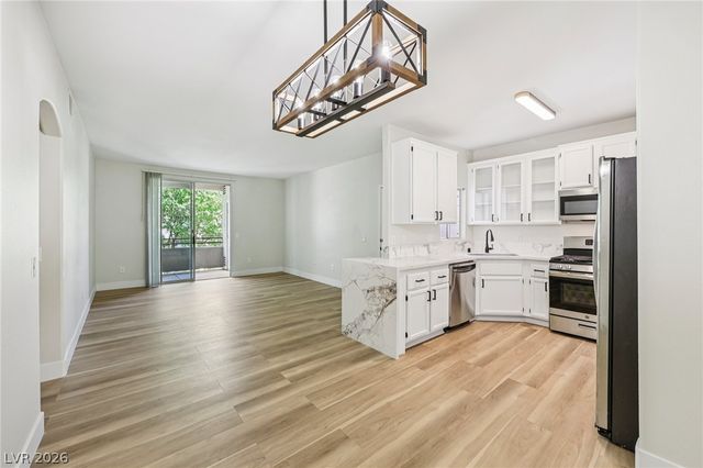 75 North Valle Verde Drive 823, Henderson, NV 89074