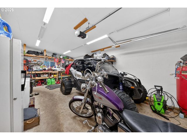 1543 Ne HOLLIS St, Roseburg, OR 97470