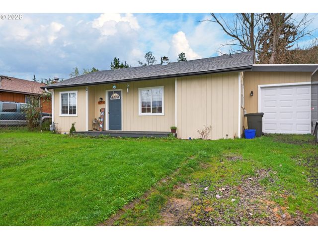 1543 Ne HOLLIS St, Roseburg, OR 97470