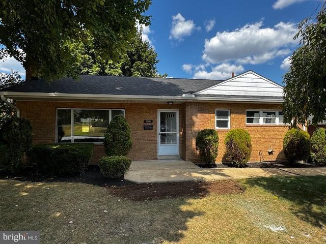 3802 BONNYBROOK RD, Harrisburg, PA 17109