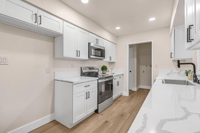 4720 W Donner Avenue, Fresno, CA 93722