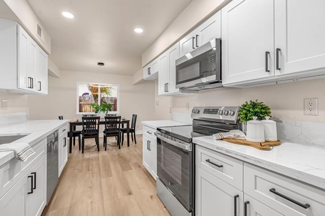 4720 W Donner Avenue, Fresno, CA 93722