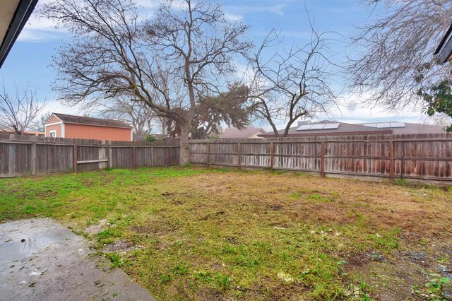 4720 W Donner Avenue, Fresno, CA 93722
