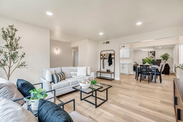 4720 W Donner Avenue, Fresno, CA 93722