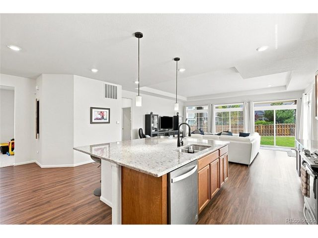 58 S Oak Hill Ct, Aurora, CO 80018