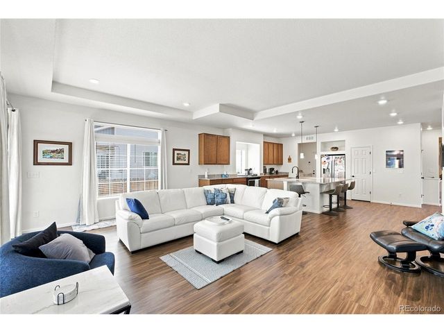 58 S Oak Hill Ct, Aurora, CO 80018