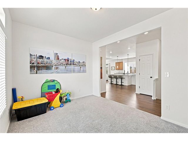 58 S Oak Hill Ct, Aurora, CO 80018