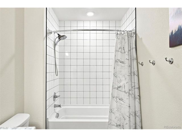 58 S Oak Hill Ct, Aurora, CO 80018