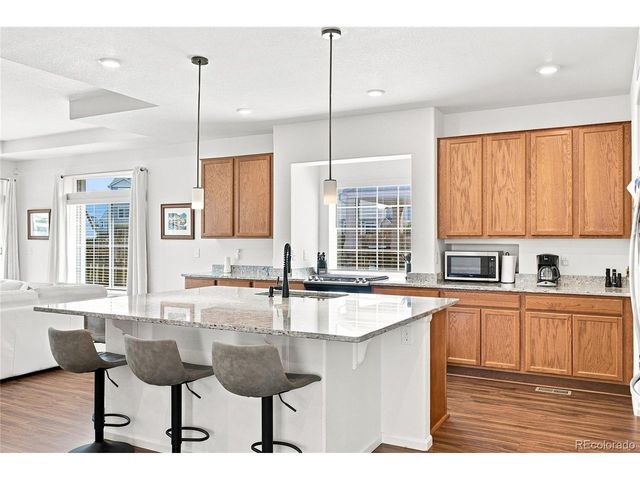 58 S Oak Hill Ct, Aurora, CO 80018