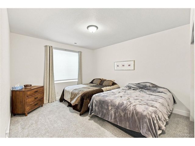 58 S Oak Hill Ct, Aurora, CO 80018