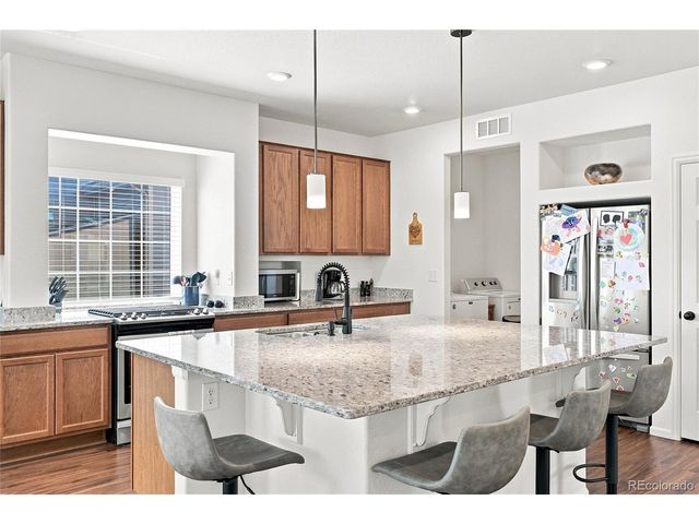 58 S Oak Hill Ct, Aurora, CO 80018