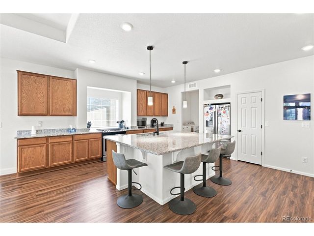 58 S Oak Hill Ct, Aurora, CO 80018