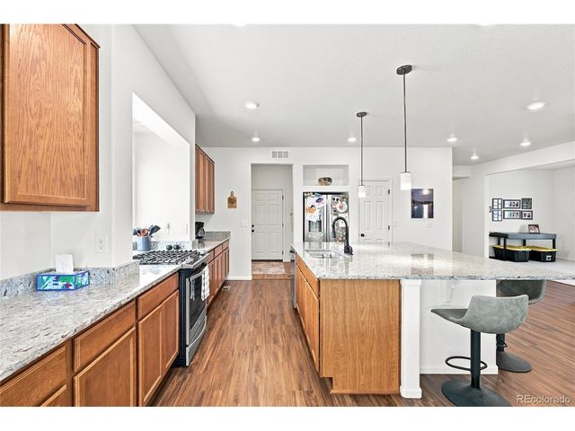 58 S Oak Hill Ct, Aurora, CO 80018