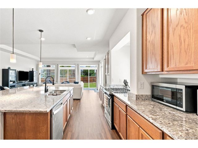58 S Oak Hill Ct, Aurora, CO 80018
