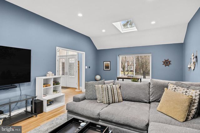 4 ASHTON DR, Voorhees, NJ 08043