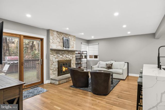 4 ASHTON DR, Voorhees, NJ 08043