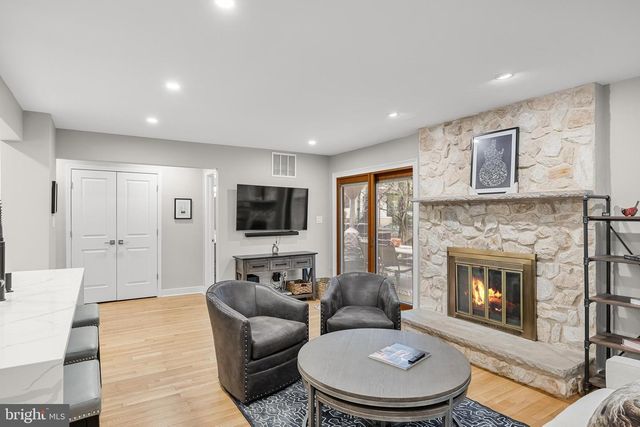 4 ASHTON DR, Voorhees, NJ 08043