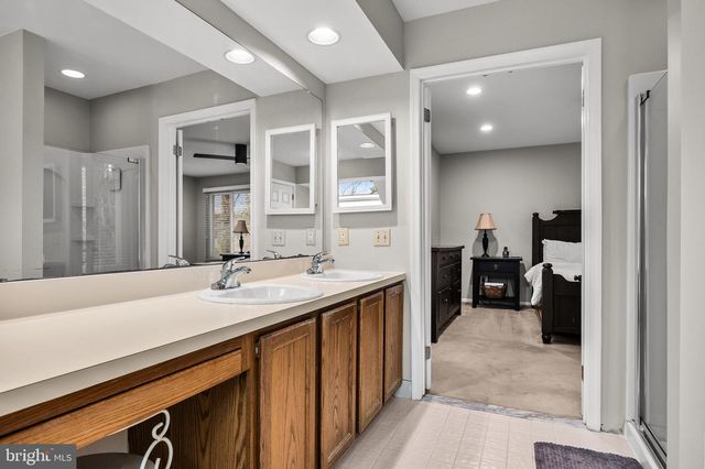 4 ASHTON DR, Voorhees, NJ 08043