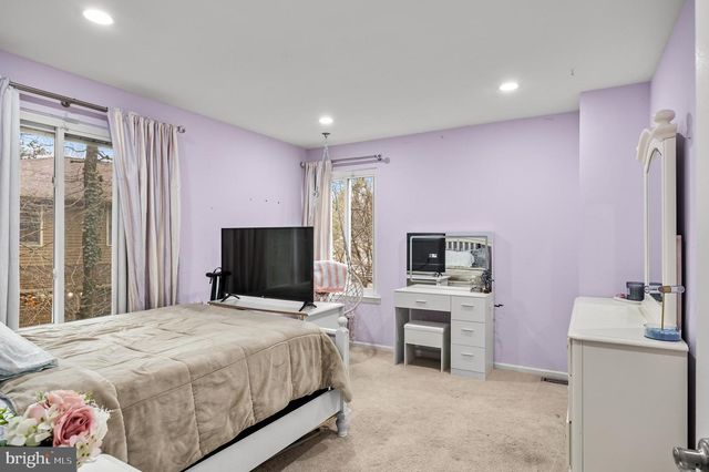 4 ASHTON DR, Voorhees, NJ 08043