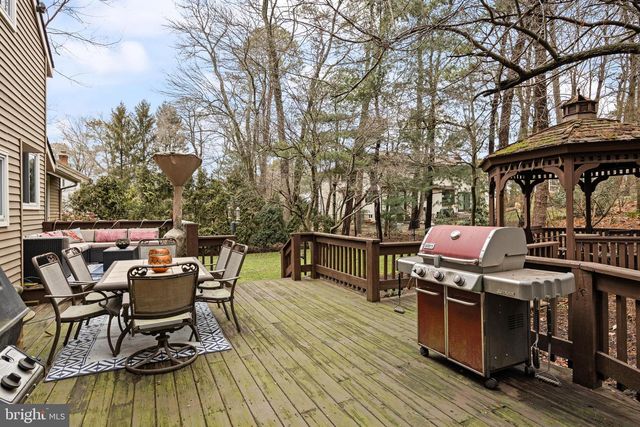 4 ASHTON DR, Voorhees, NJ 08043