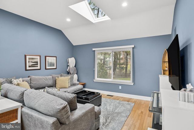 4 ASHTON DR, Voorhees, NJ 08043