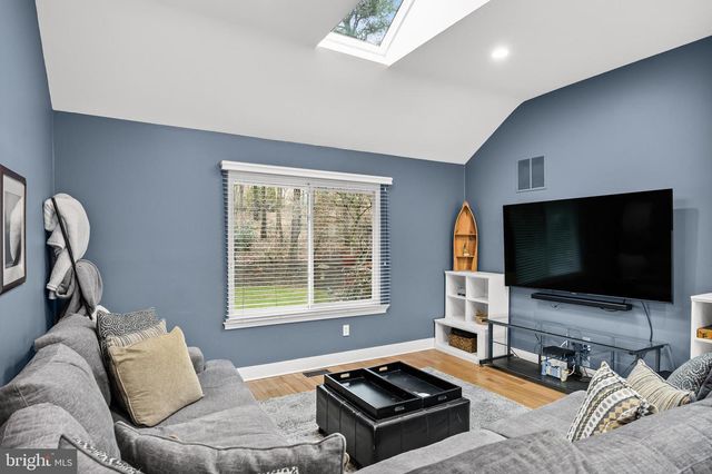 4 ASHTON DR, Voorhees, NJ 08043