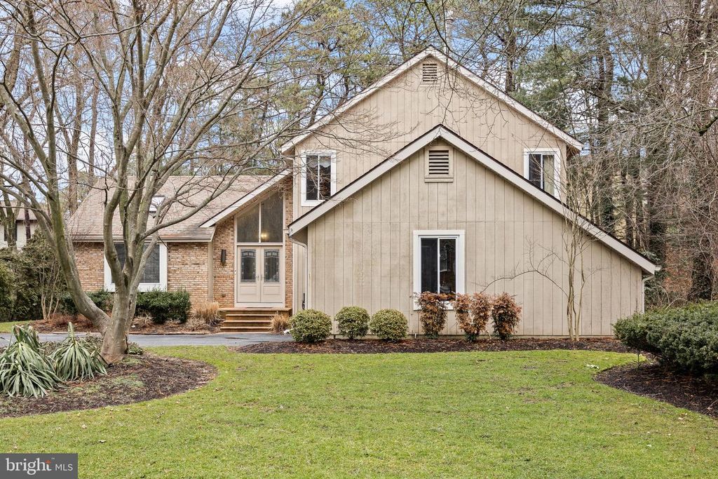 4 ASHTON DR, Voorhees, NJ 08043