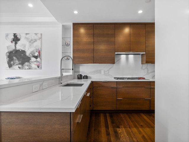5 Joy Res One, Boston, MA 02108